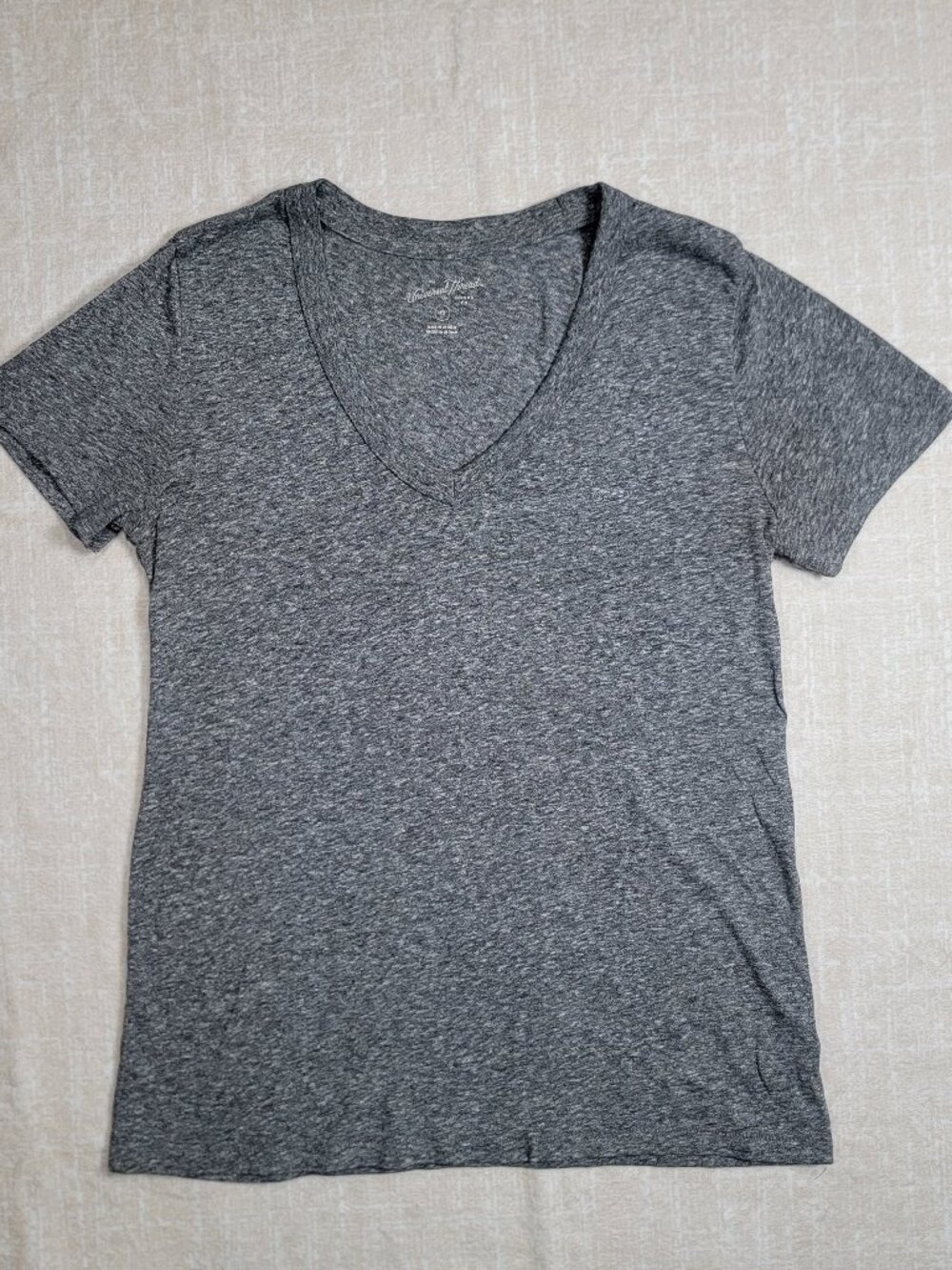 Universal Thread V Neck Short Sleeve Tee Size XS Gray Heather T-Shirt